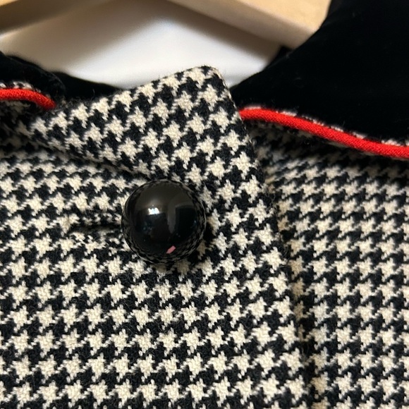 Vintage 1970’s Tailored Houndstooth Women’s Jacket with Red Lining. Size Small. - Picture 10 of 12
